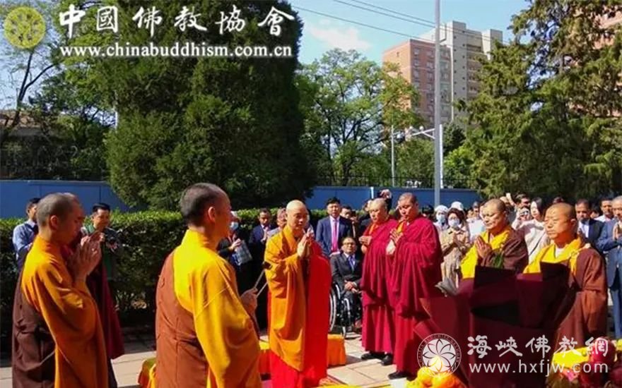 中国佛教协会副会长宗性法师赴尼泊尔驻华大使馆出席卫塞节庆祝祈福活动
